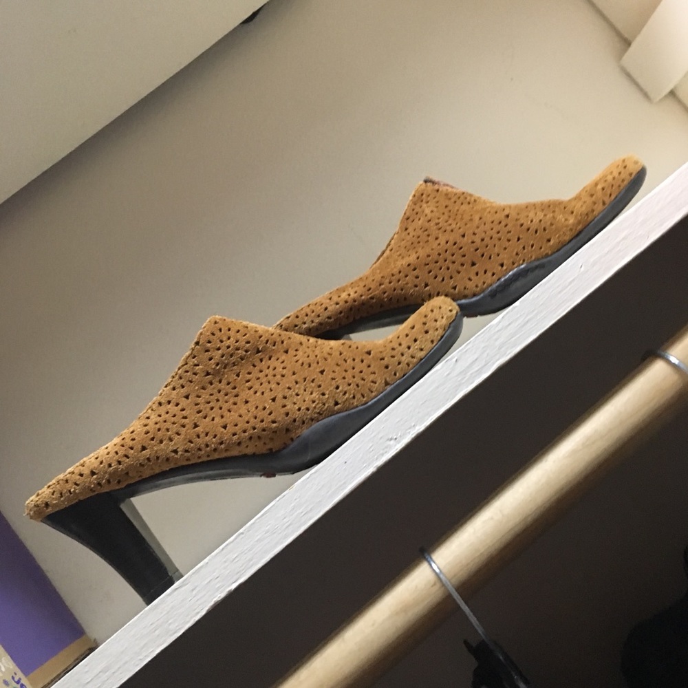 Tan Perforated Suede Mule Heels w Square Toe - 7.5 - Picture 6 of 8